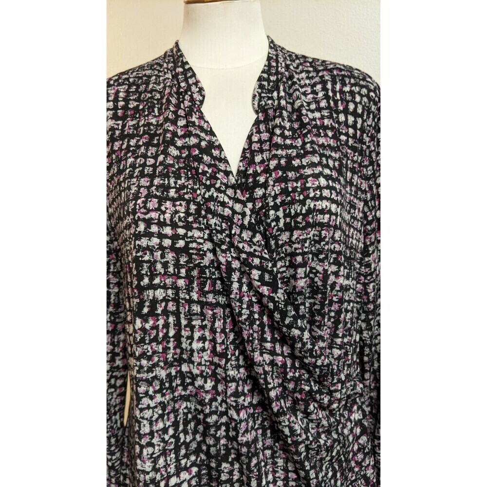 Women's CHICO'S Faux Wrap Top 3/4 Sleeve Stretch Top Black/Purple 2 or 12/14 - Picture 2 of 9